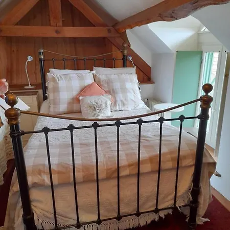 La Maison Au Nom Bizarre